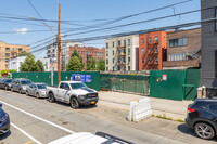 2808 38th Ave in Long Island City, NY - Building Photo - Building Photo