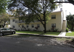 504 Santander Ave in Coral Gables, FL - Building Photo - Building Photo