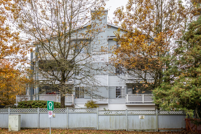 13910 101 Av in Surrey, BC - Building Photo - Building Photo