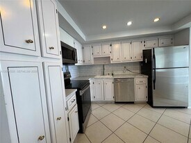 18041 Biscayne Blvd, Unit 1603 in Aventura, FL - Building Photo