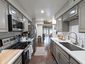 13374 Trail Hollow Dr in Houston, TX - Building Photo - Building Photo