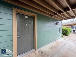 3008 N Narrows Dr in Tacoma, WA - Building Photo - Building Photo