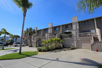 Beach Place Townhomes in Indian Rocks Beach, FL - Building Photo - Building Photo