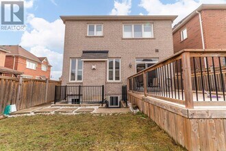 220 Castle Oaks Crossing in Brampton, ON - Building Photo - Building Photo