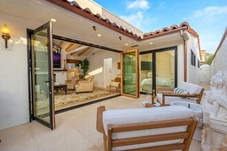 106 Via Cordova in Newport Beach, CA - Building Photo - Building Photo