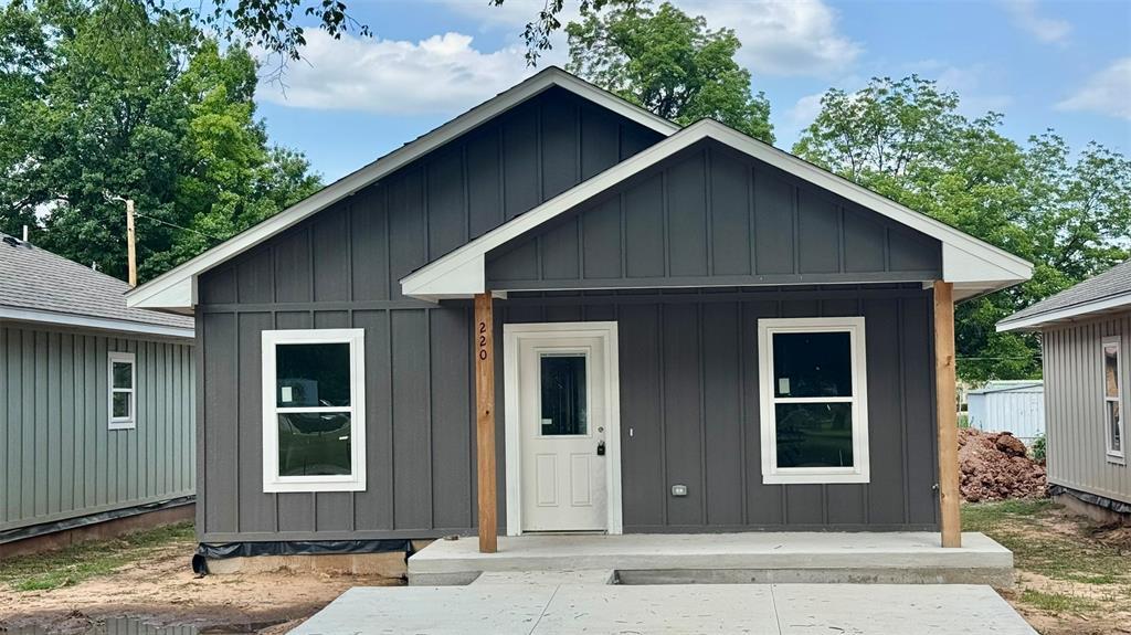 220 N 13th St in Perry, OK - Building Photo