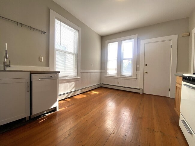 20 Park Ave, Unit R in Somerville, MA - Building Photo - Building Photo