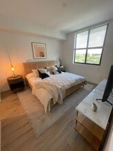 770 W 73rd Pl, Unit B2 in Hialeah, FL - Foto de edificio - Building Photo