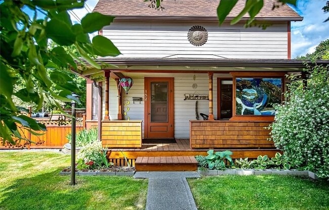 property at 152 3rd Avenue West N