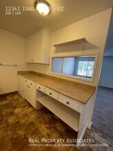 12341 33rd Ave NE in Seattle, WA - Building Photo - Building Photo
