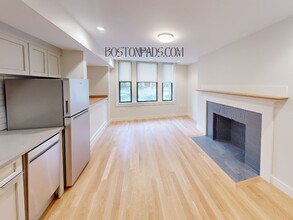 65 Winthrop St, Unit 1-Bed Harvard Sq. in Cambridge, MA - Building Photo - Building Photo