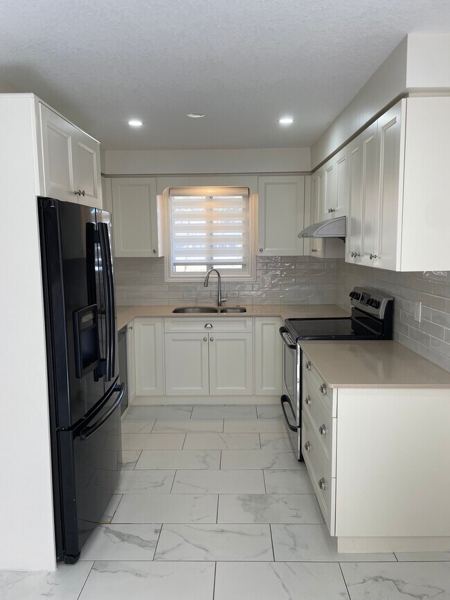 49 Shaftsbury Dr in Kitchener, ON - Building Photo - Building Photo