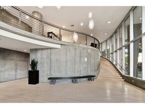 1255 NW 9th Ave, Unit Pinnacle Condo in Portland, OR - Building Photo - Building Photo