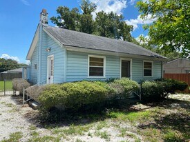 1347 Friend Ave in Clearwater, FL - Building Photo