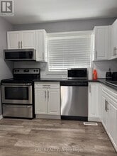 255 Northlake Dr in Waterloo, ON - Building Photo - Building Photo