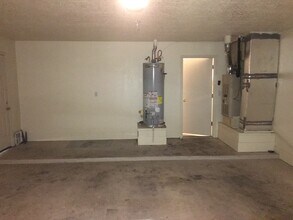 5036 Shadow Mountain Rd in Las Cruces, NM - Foto de edificio - Building Photo