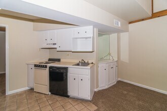 2519 Forest Home Rd, Unit 2519 Forest Home 9 in Jonesboro, AR - Foto de edificio - Building Photo