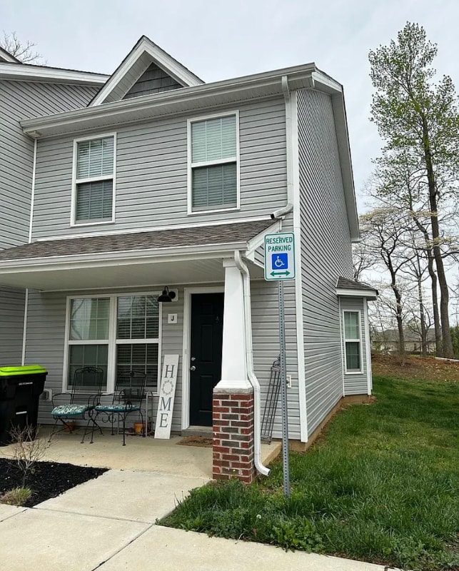 645 Stowe Ct in Clarksville, TN - Foto de edificio - Building Photo