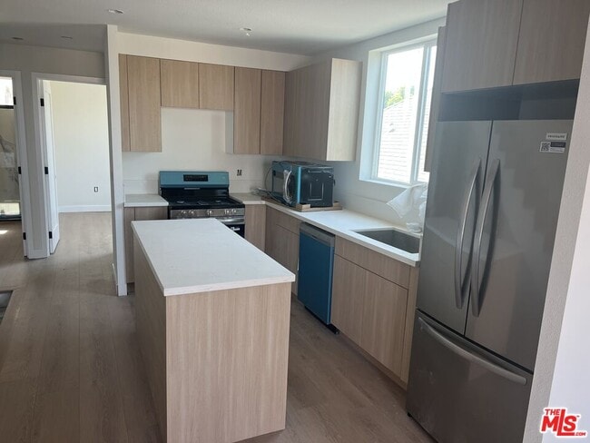 1228 S Berendo St in Los Angeles, CA - Building Photo - Building Photo