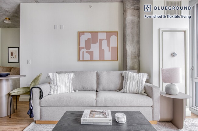 165 North Des Plaines Street-SI FL9-ID749, Unit SI FL9-ID749 in Chicago, IL - Foto de edificio - Building Photo