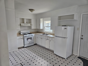 1726 E Dartmouth St in Lubbock, TX - Building Photo - Building Photo