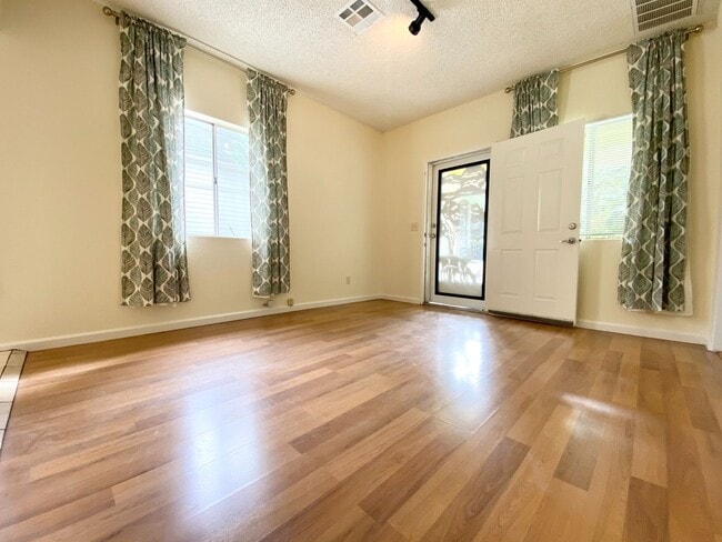 516 Cypress Ave in Pasadena, CA - Building Photo - Building Photo