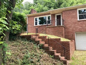 50 Crestmont Ave in Asheville, NC - Building Photo - Building Photo