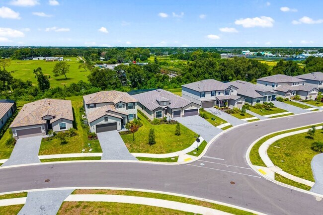 5030 Saratoga Springs Run in Bradenton, FL - Foto de edificio - Building Photo