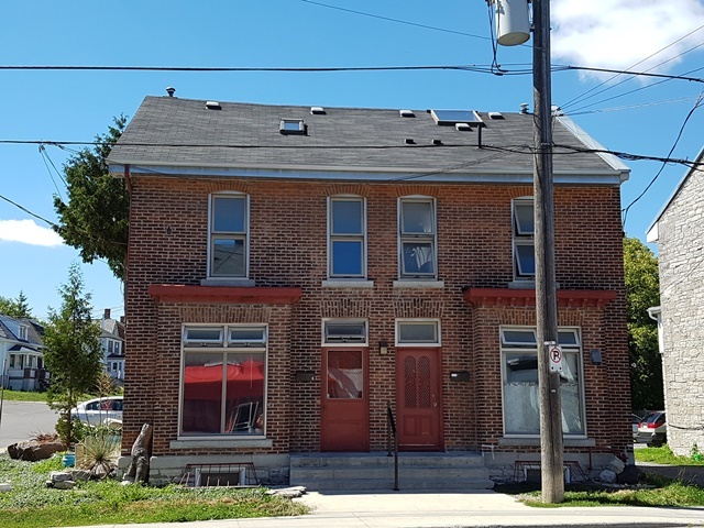 214 Montreal St in Kingston, ON - Building Photo