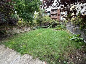 326 Chelsea St, Unit 1 in Boston, MA - Building Photo - Building Photo