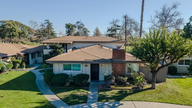 property at 216 S Ridgeway St