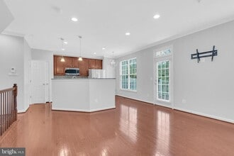 21723 Indian Summer Terrace in Sterling, VA - Building Photo - Building Photo