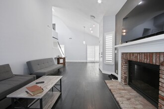 16649 Crape Myrtle Ln in Whittier, CA - Building Photo - Building Photo