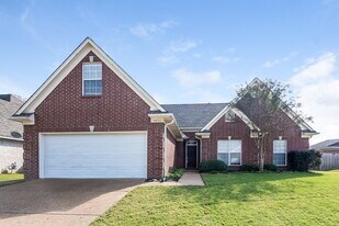 5820 Lillian Bend Dr in Arlington, TN - Building Photo