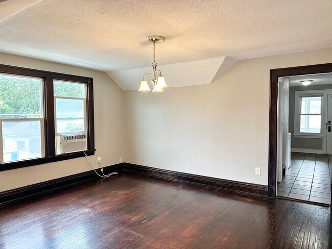 603 Mill St in Elgin, IL - Building Photo - Building Photo