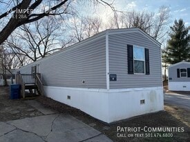 24 Imperial Dr in Springfield, IL - Building Photo