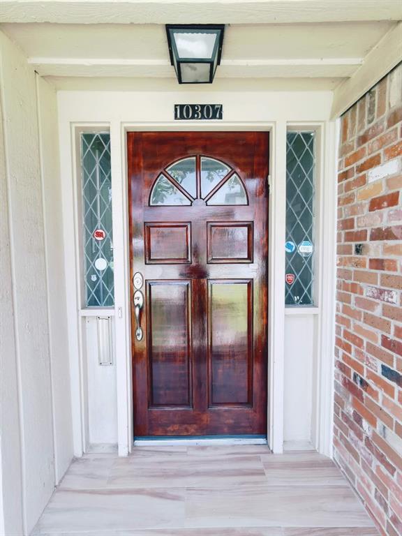 property at 10307 Cedarhurst Dr