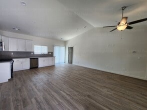 8603 Grandy St in Bakersfield, CA - Building Photo - Building Photo