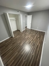 7800 S Exchange Ave in Chicago, IL - Building Photo - Building Photo