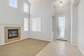 10015 Willowbrook Pond Rd in Las Vegas, NV - Building Photo - Building Photo