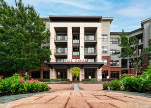The Four in Jacksonville, FL - Building Photo - Building Photo