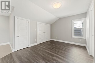1439 Benjamin Ave in Windsor, ON - Building Photo - Building Photo
