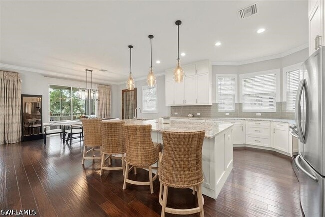 property at 646 Vintage Reserve Cir