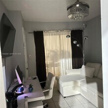 8408 NW 8th St in Miami, FL - Building Photo - Building Photo