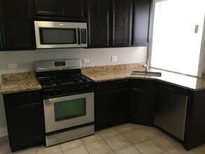 4004 Hamlin N Ave, Unit 2S in Chicago, IL - Foto de edificio - Building Photo