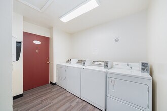 Waveland Place Apartments in Lizton, IN - Foto de edificio - Interior Photo