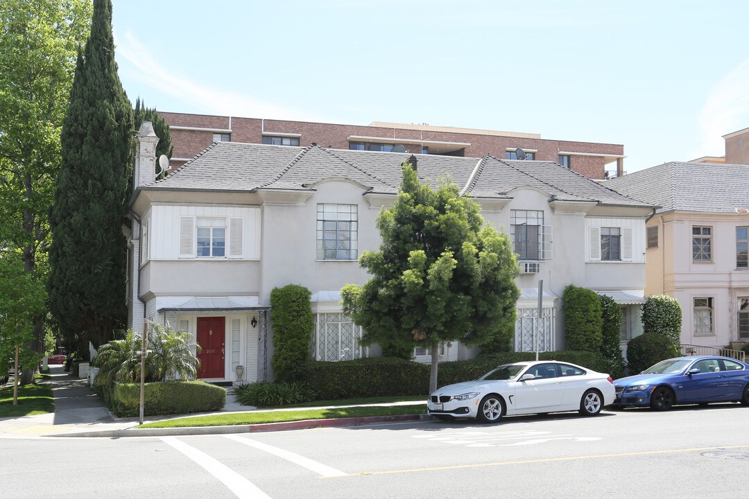 200 S Lasky Dr in Beverly Hills, CA - Foto de edificio