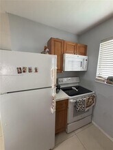 1911 NW 30th St in Miami, FL - Building Photo - Building Photo