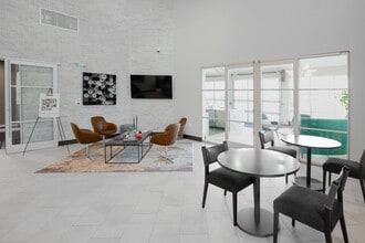 Flats at Walnut Ridge in Fort Wayne, IN - Building Photo - Interior Photo