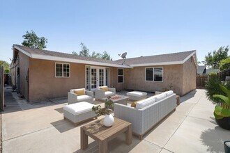 5288 Manhasset Dr in San Diego, CA - Building Photo - Building Photo